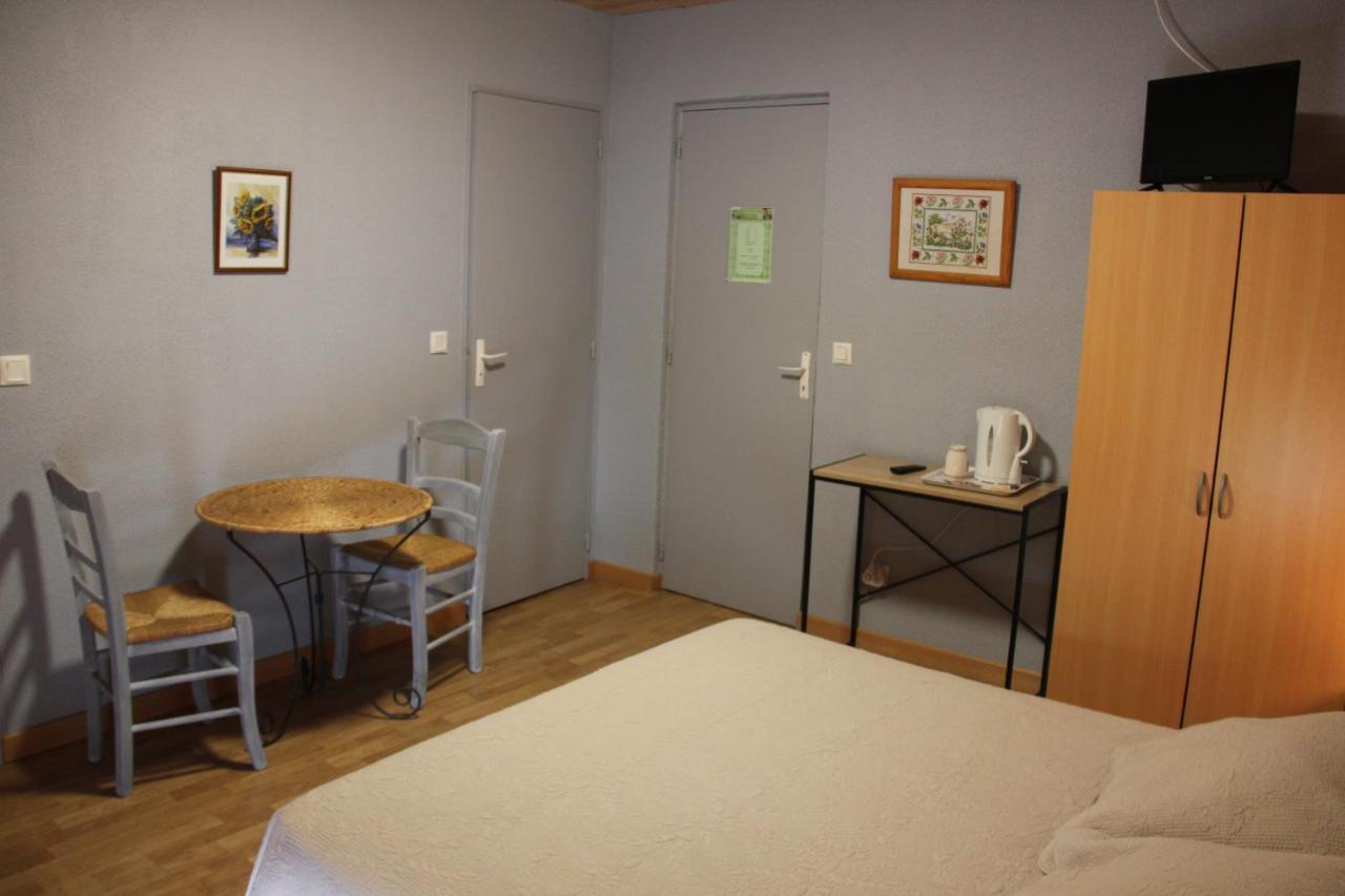 chevrerie de la huberdiere Liesville-sur-Douve Extérieur photo